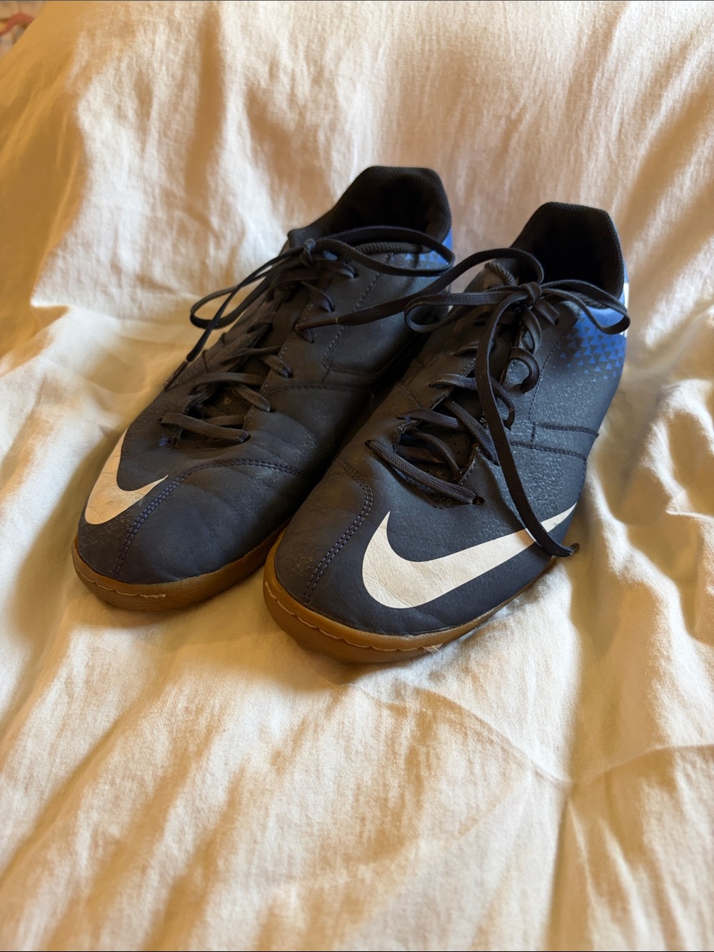 Nike Men’s Navy and White Indoor Soccer Shoes with Gum Sole